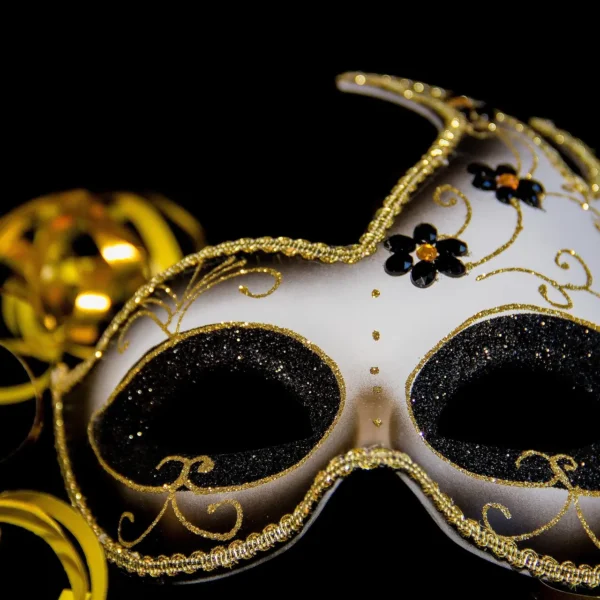 Les masques que la vie nous fait porter